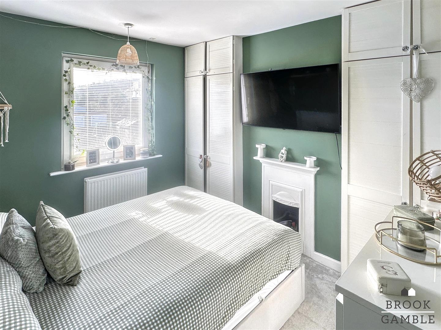 3 Bedroom House. Downs Avenue in Eastbourne, East Sussex 11